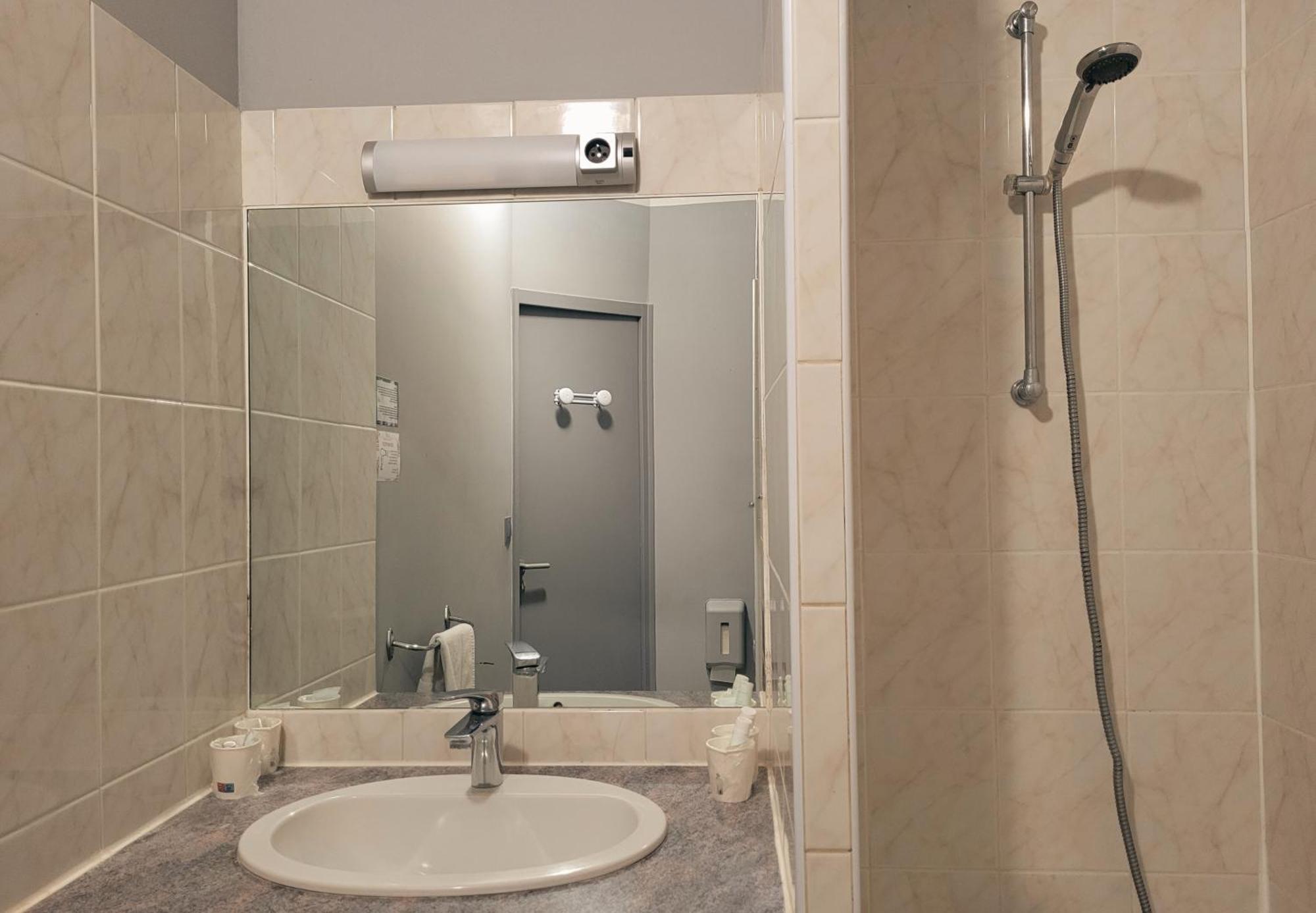 Hotel Restaurant Les Chataigniers بريفاس المظهر الخارجي الصورة